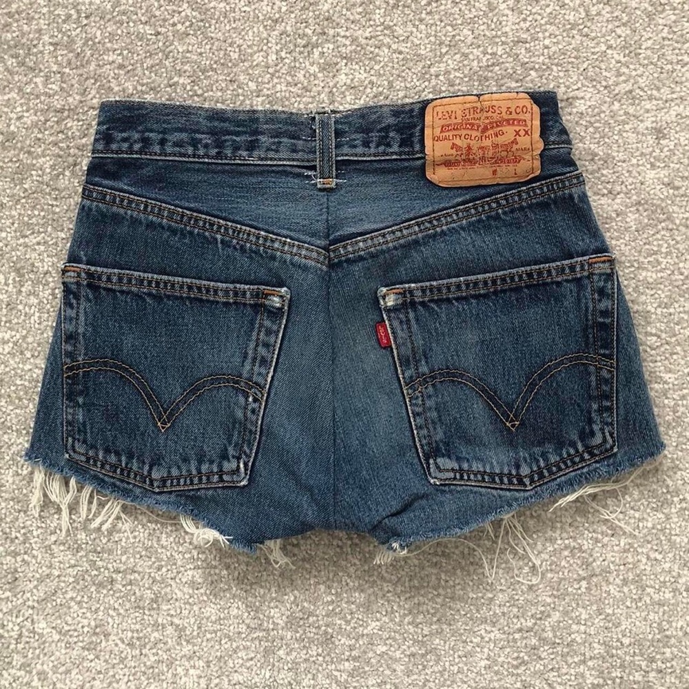 Vintage Levi’s 501 reworked cut off denim shorts XS - Picture 1 of 4